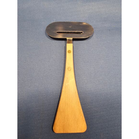 Vintage HOAN 4" (inch) wide Cheese Slicer/Server - w/Wood Handle - Made in Japan - Picture 5 of 7